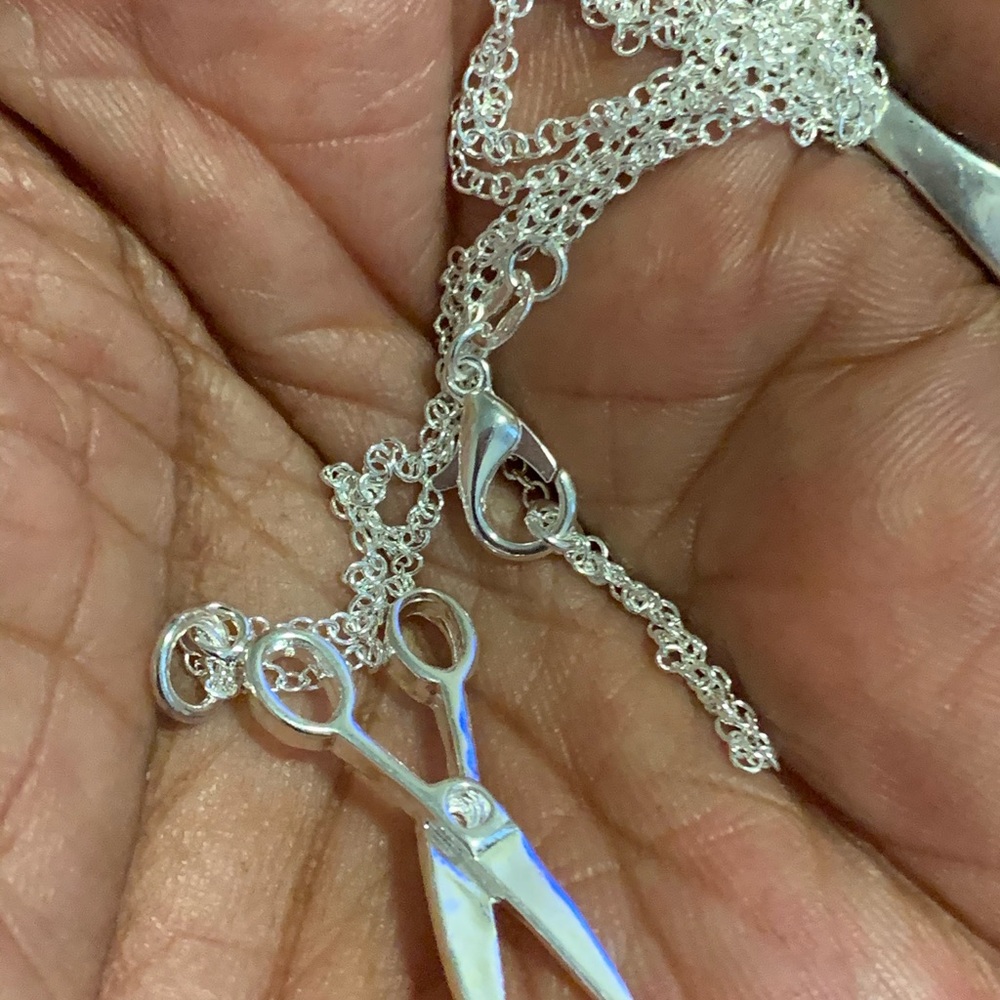 Scissors Charm Pendant - Picture 3 of 5